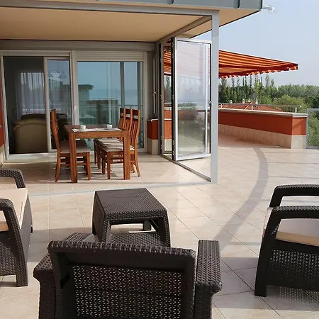 Luxury 4* שיופוק