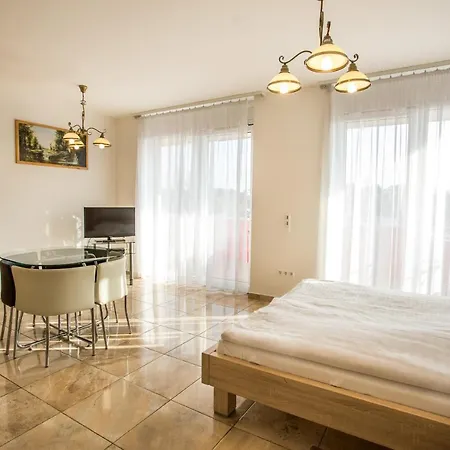 Luxury מלון דירות
